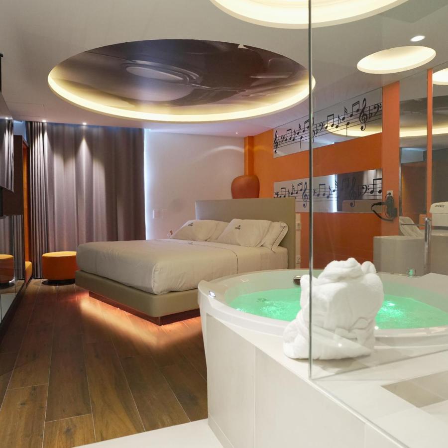 Hotel Avenue - Lovely Hotel มาดริด ภายนอก รูปภาพ